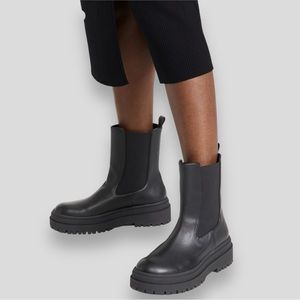 Good American Pull On Lug Thick Sole Chunky Chelsea Black Boots